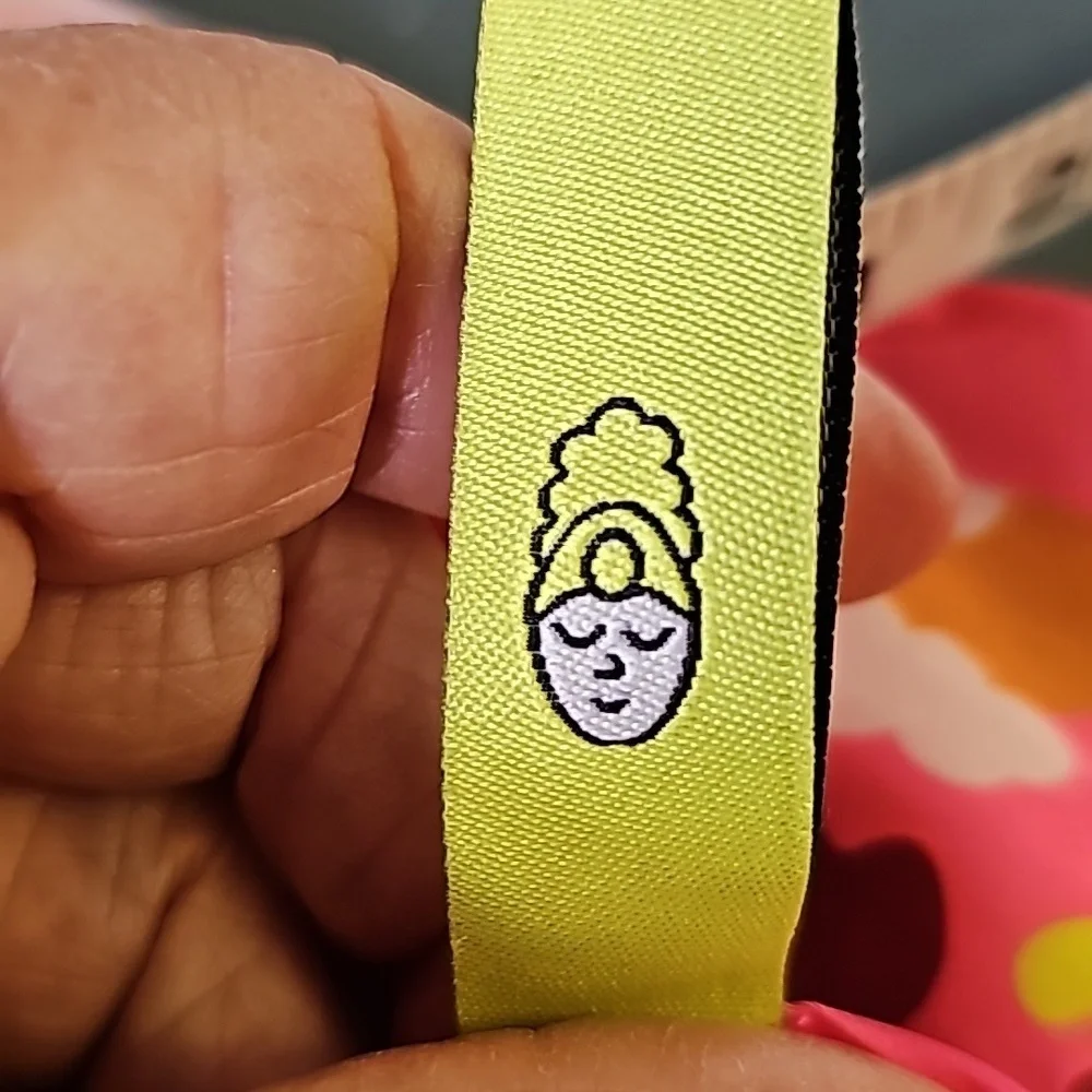 Diva Curl wrap for your hair. However,it could be for your neck. Pink 26